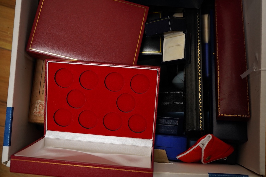 A large quantity of assorted jewellery boxes.